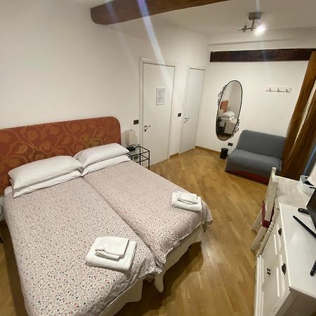 B&B And Home La Piazzetta Della Pioggia Μπολόνια Εξωτερικό φωτογραφία