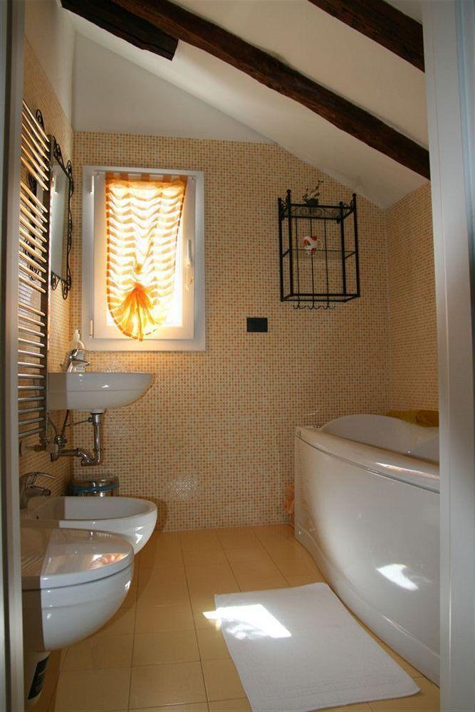 B&B And Home La Piazzetta Della Pioggia Μπολόνια Εξωτερικό φωτογραφία